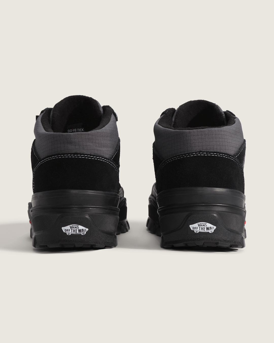 Vans Mountain Mid GORE-TEX Insulated Shoe in Black