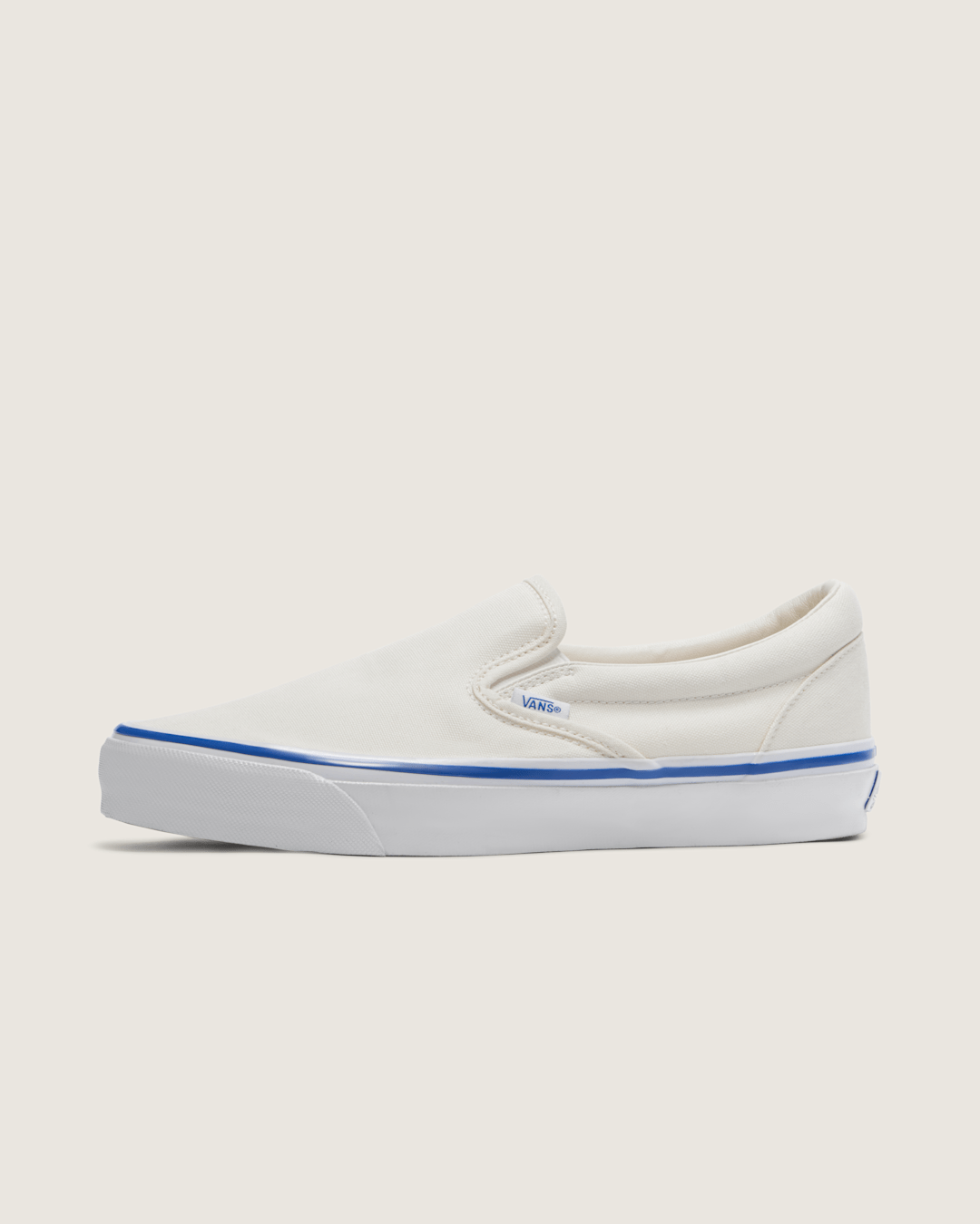 Vans Premium Slip-On Shoe in Off White / White