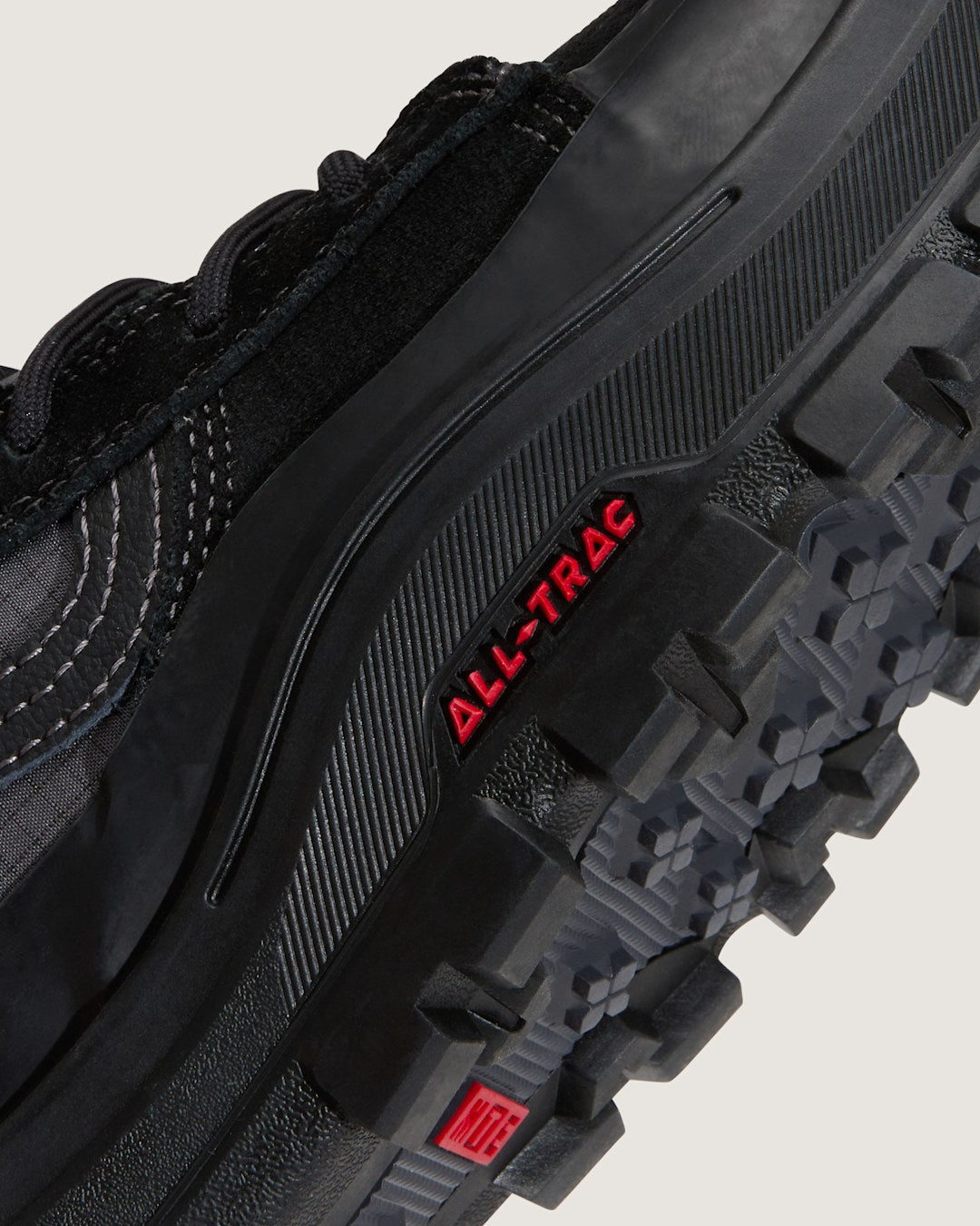 Vans Sk8-Hi GORE-TEX Insulated Shoe in Black