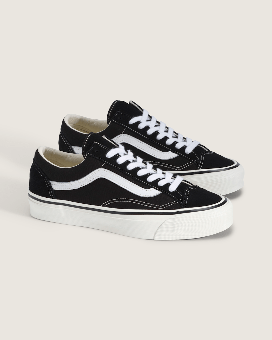 Vans Premium Old Skool Shoe in Black / Marshmallow White