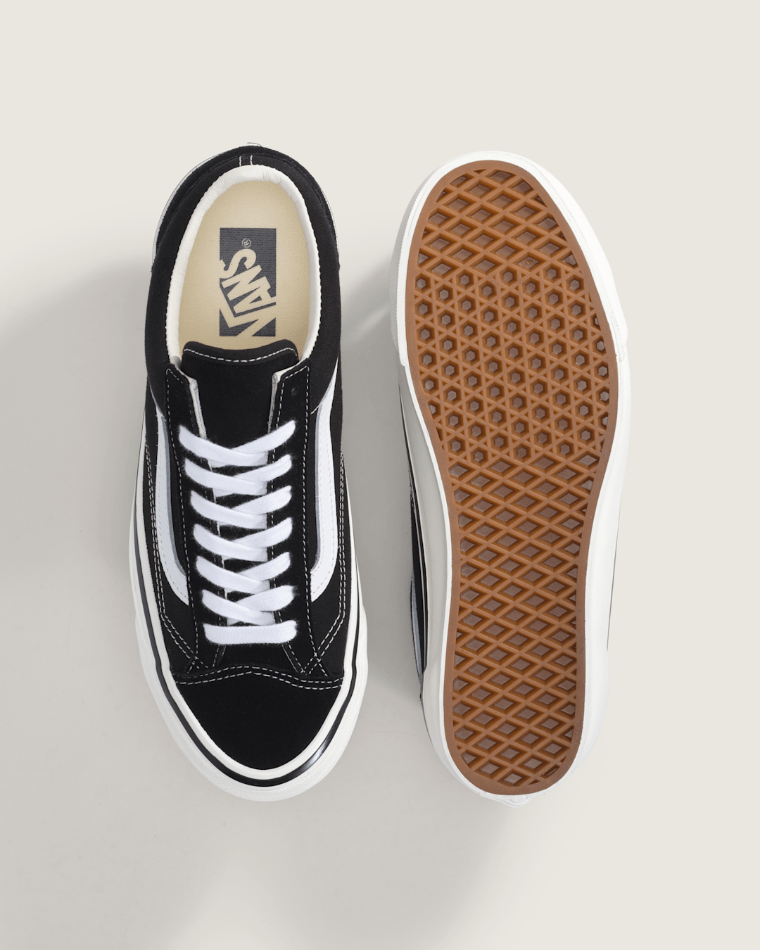 Vans Premium Old Skool Shoe in Black / Marshmallow White