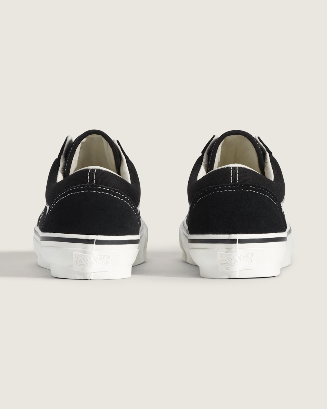 Vans Premium Old Skool Shoe in Black / Marshmallow White