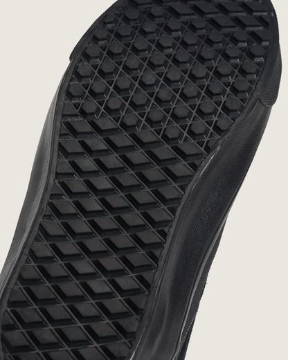 Vans Mid-Slip Insulated Shoe in Black