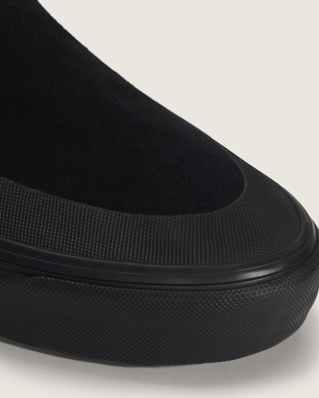 Vans Mid-Slip Insulated Shoe in Black