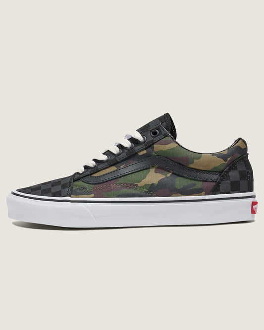 Vans Customs Old Skool Shoe in Customs