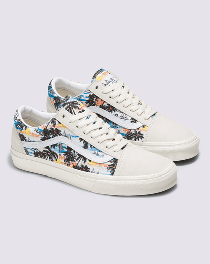 Vans Customs Old Skool Shoe in Customs