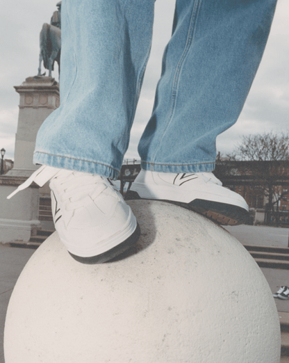 Vans Upland Shoe in White / Black