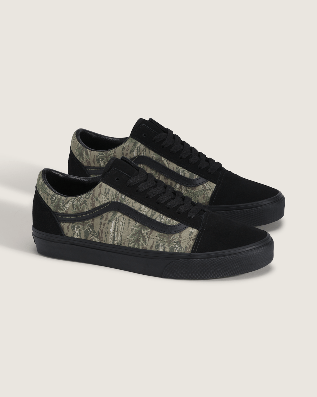 Vans Old Skool Shoe in Camo Black