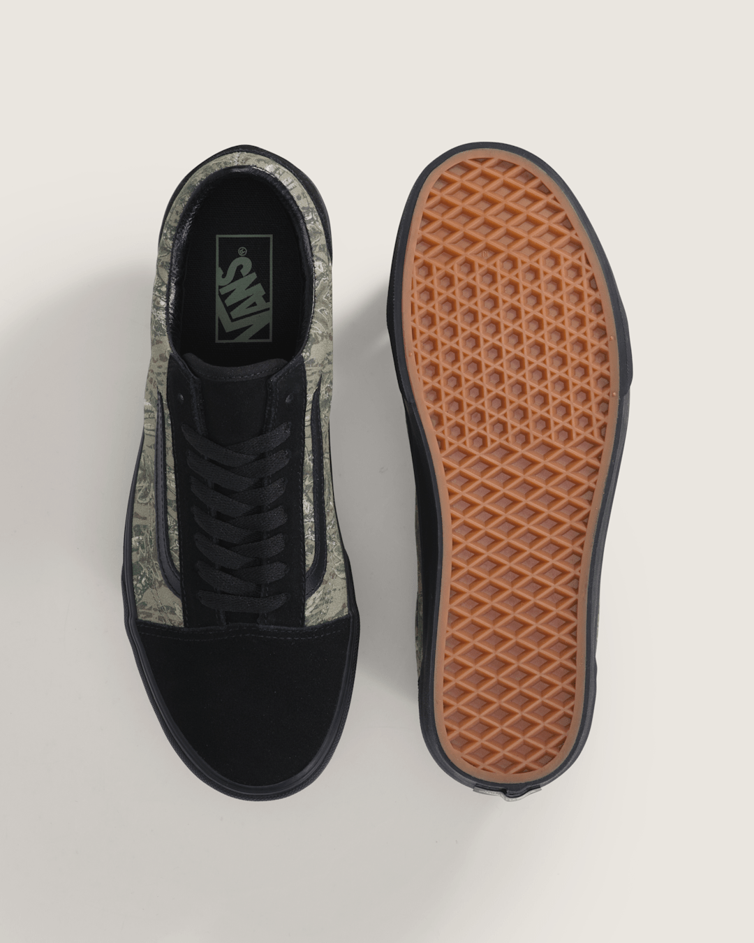 Vans Old Skool Shoe in Camo Black