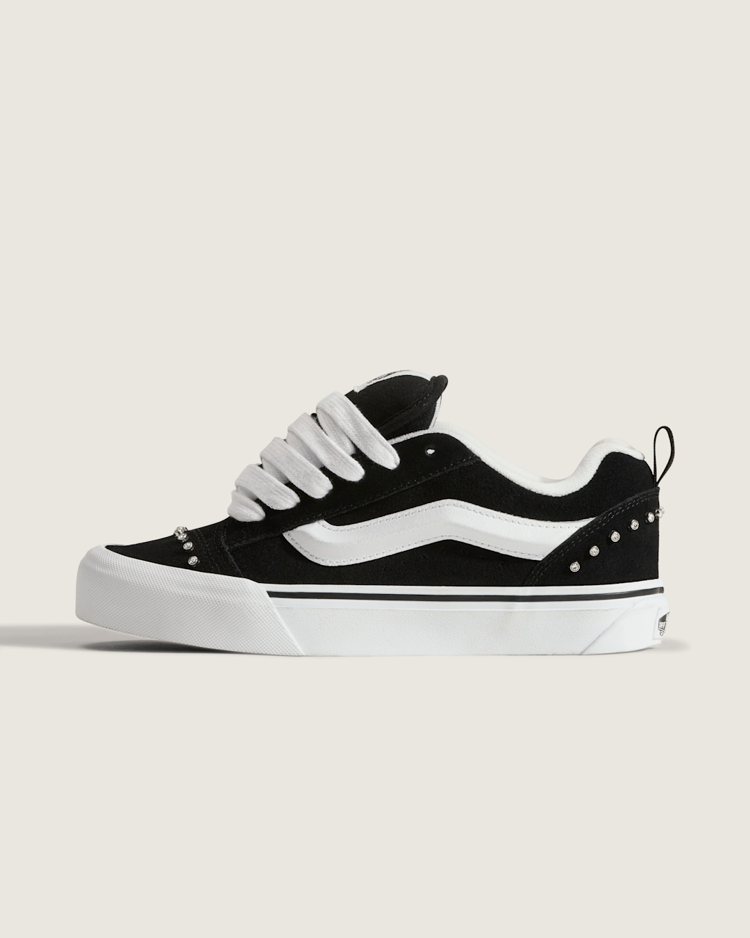 Vans Knu Skool Shoe in Black
