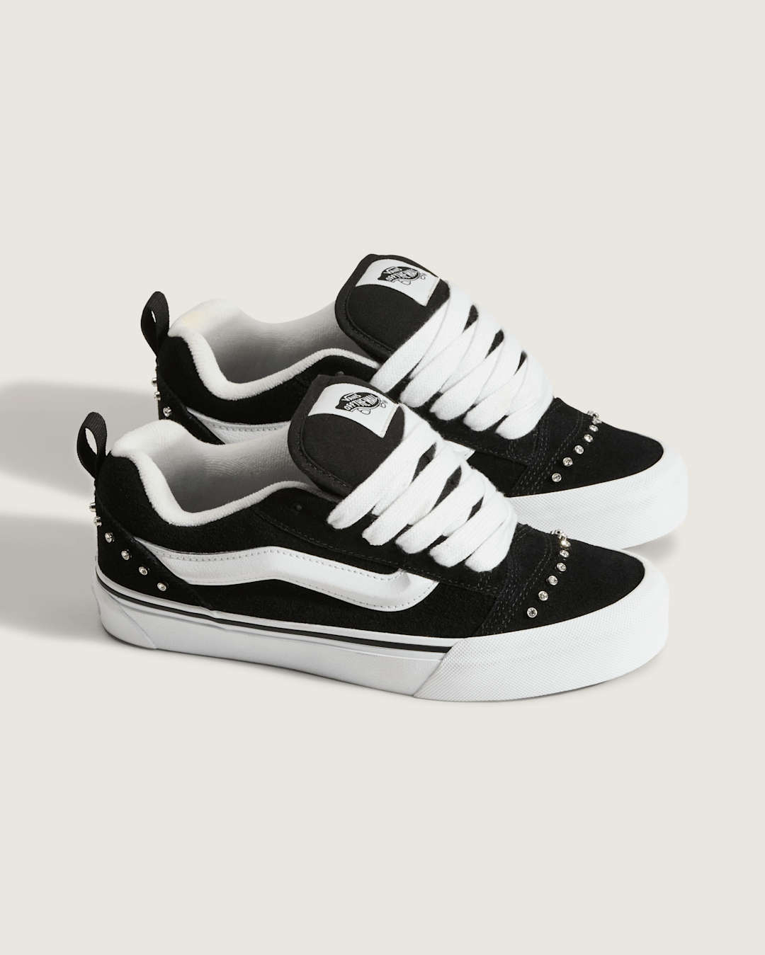 Vans Knu Skool Shoe in Black