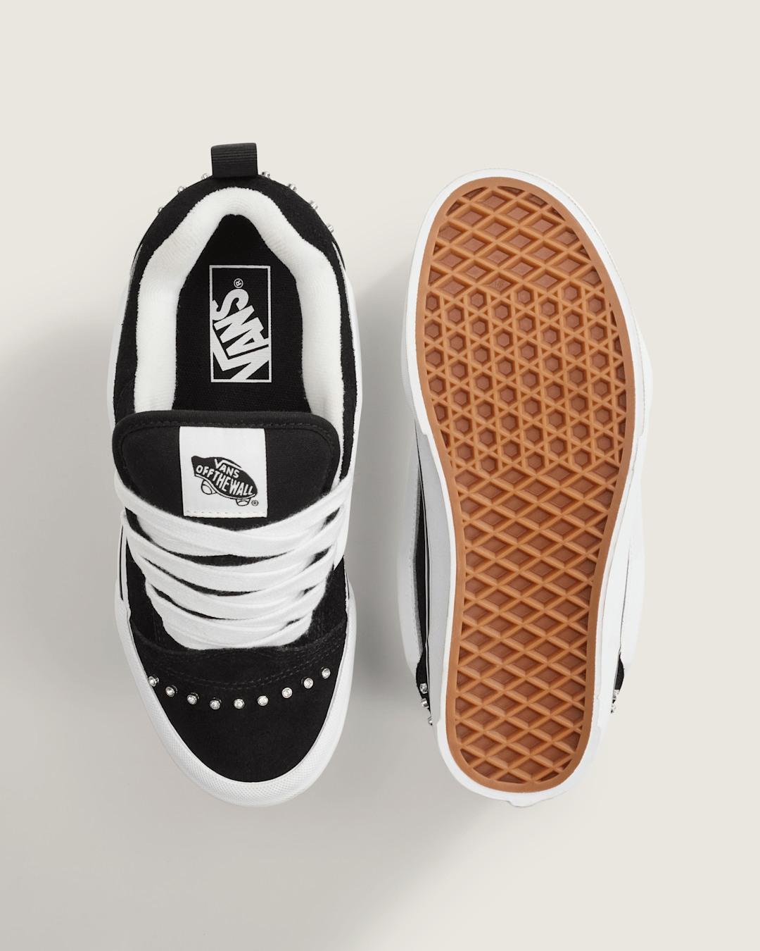 Vans Knu Skool Shoe in Black