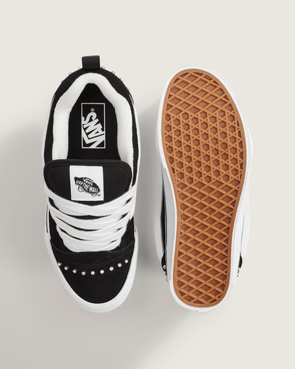 Vans Knu Skool Shoe in Black