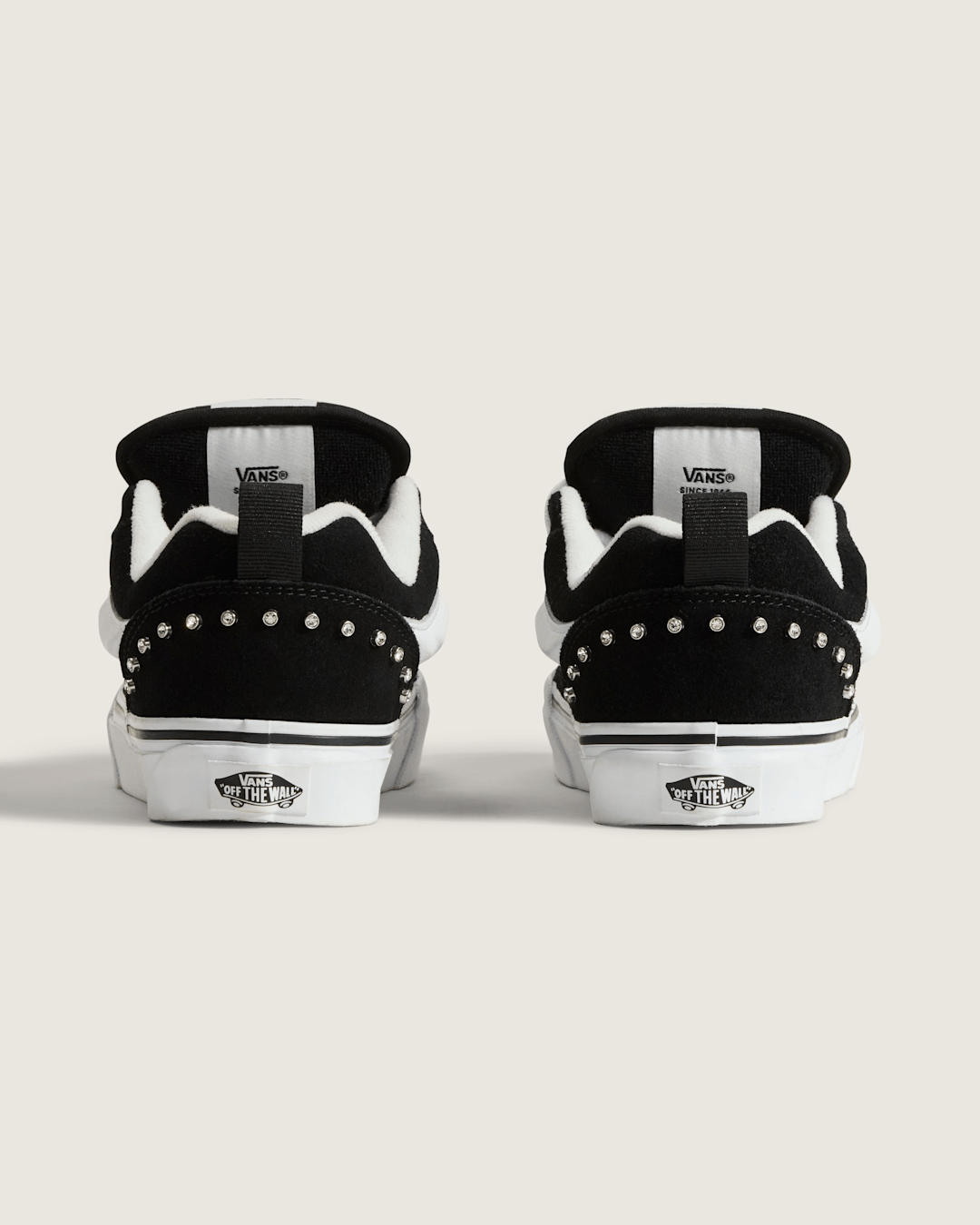 Vans Knu Skool Shoe in Black