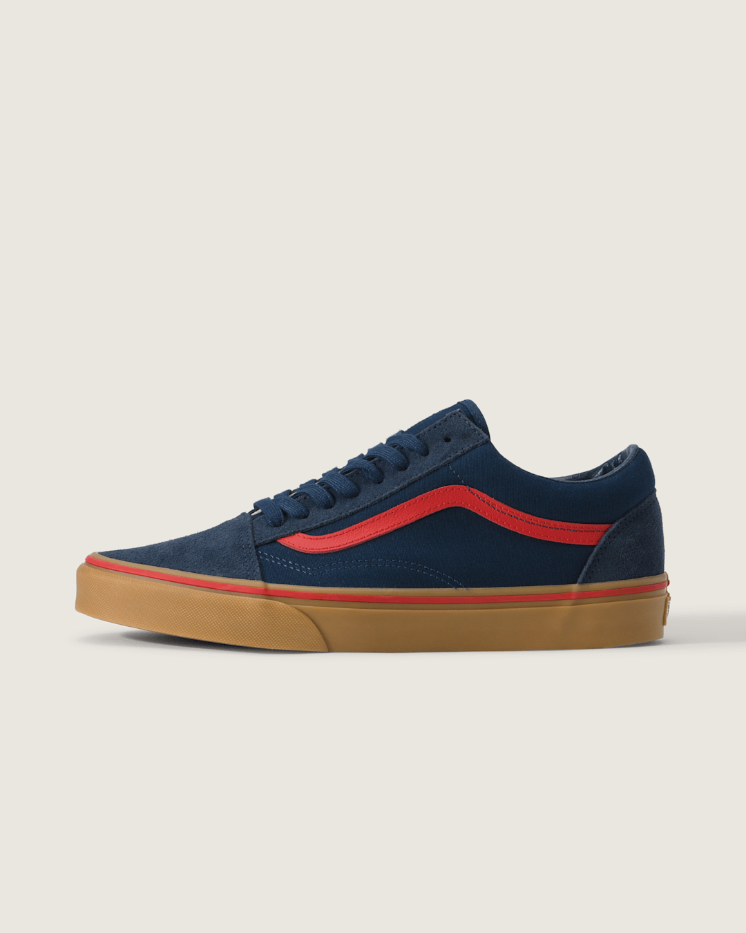 Vans Old Skool Gum Shoe in Navy Blue / Red