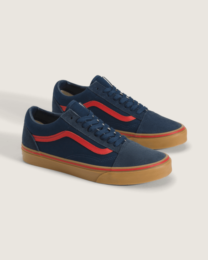 Vans Old Skool Gum Shoe in Navy Blue / Red
