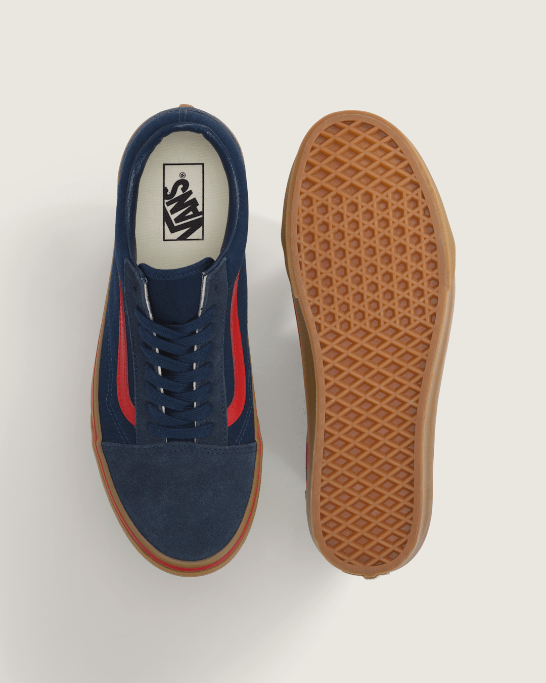 Vans Old Skool Gum Shoe in Navy Blue / Red