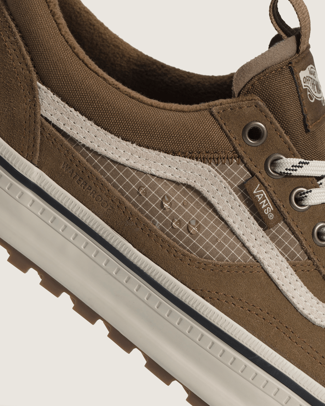 Vans Old Skool Waterproof Insulated Shoe in Brown / Green