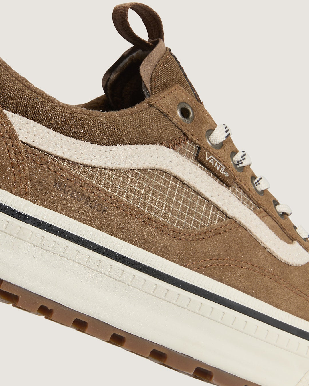 Vans Old Skool Waterproof Insulated Shoe in Brown / Green