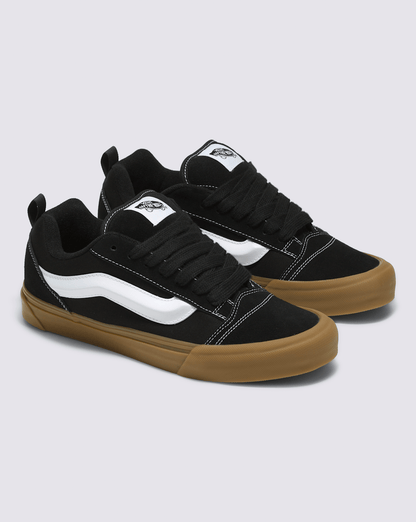 Vans Knu Skool Shoe in Black / Gum