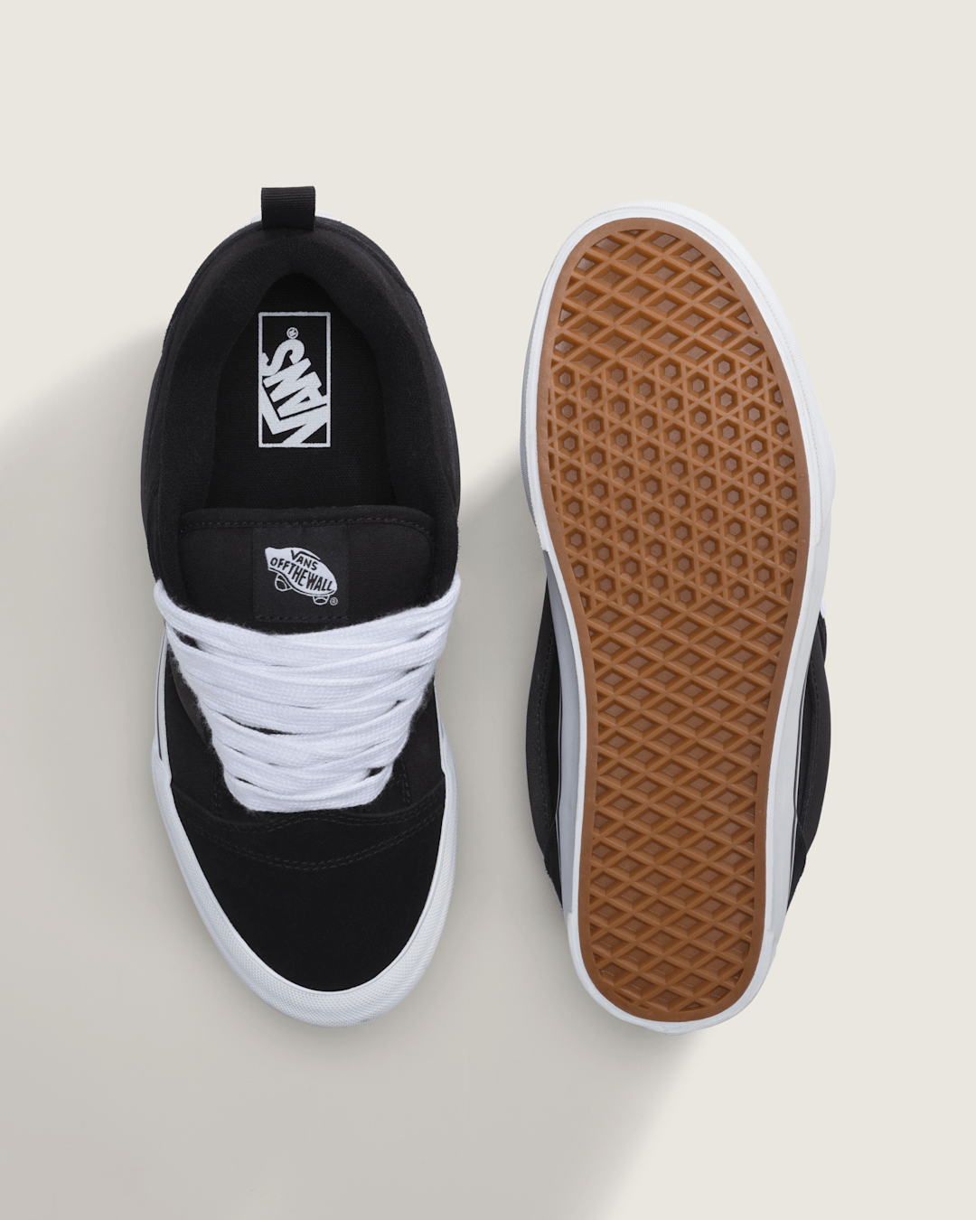 Vans Knu Skool Shoe in Black