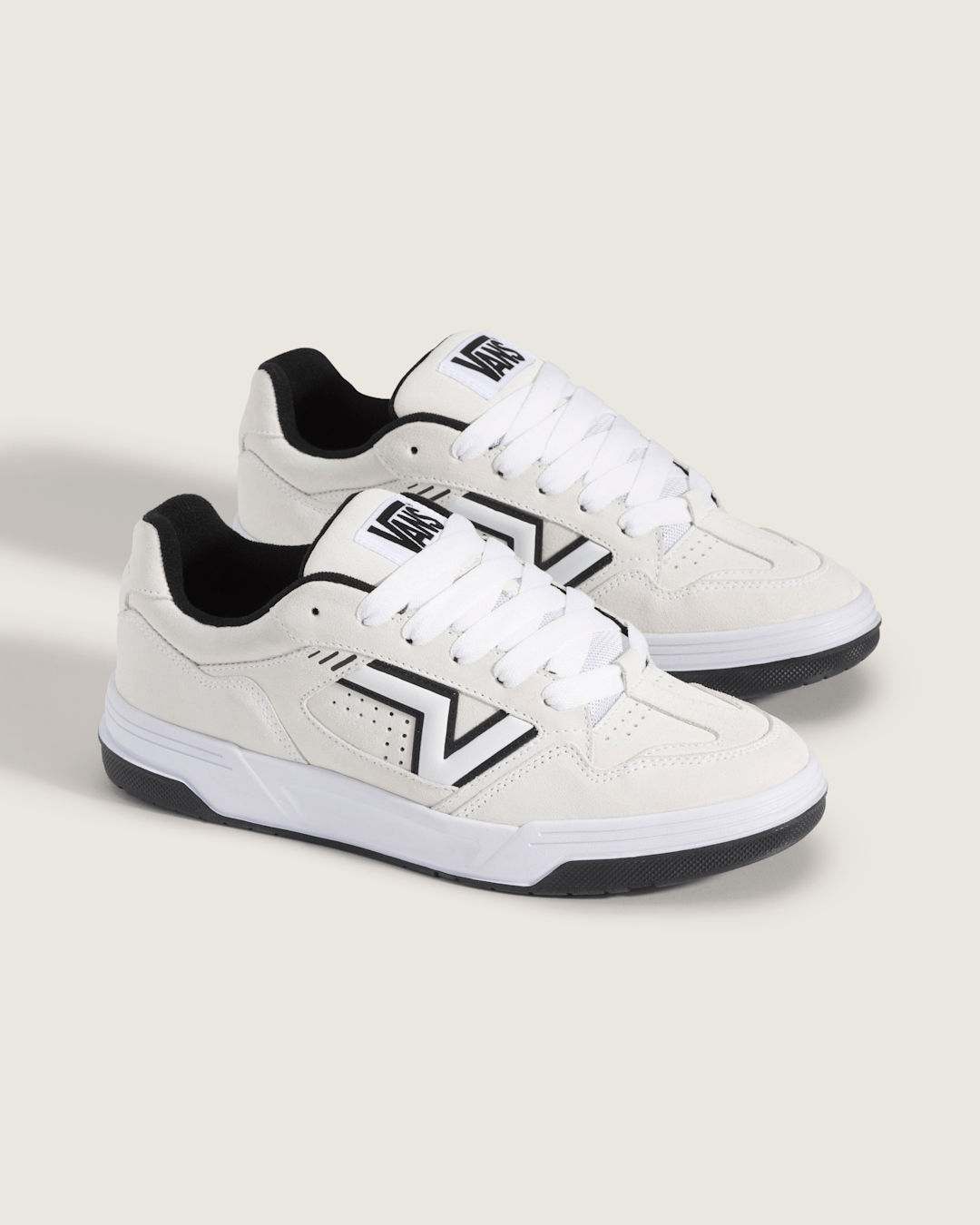 Vans Upland Shoe in True White / Black