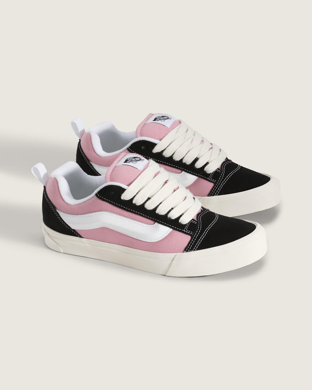 Vans Knu Skool Shoe in Black / Pink