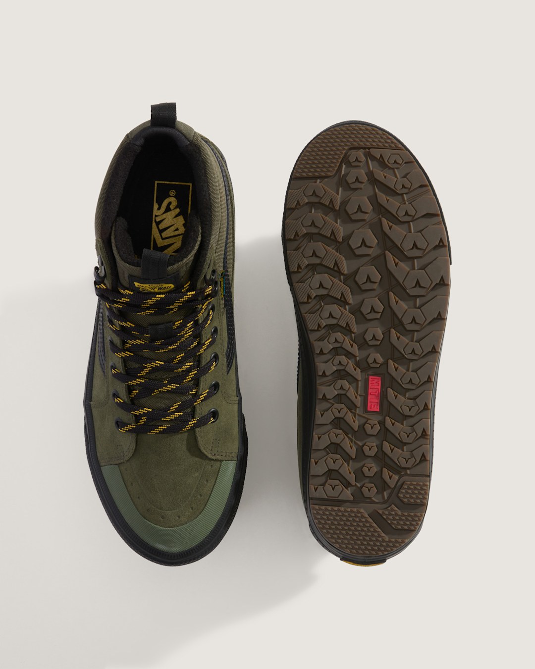 Vans Sk8-Hi Waterproof Insulated Shoe in Green / Black