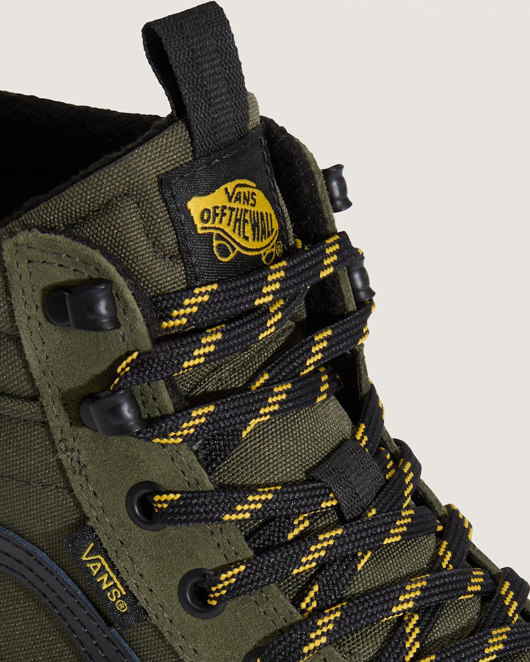 Vans Sk8-Hi Waterproof Insulated Shoe in Green / Black