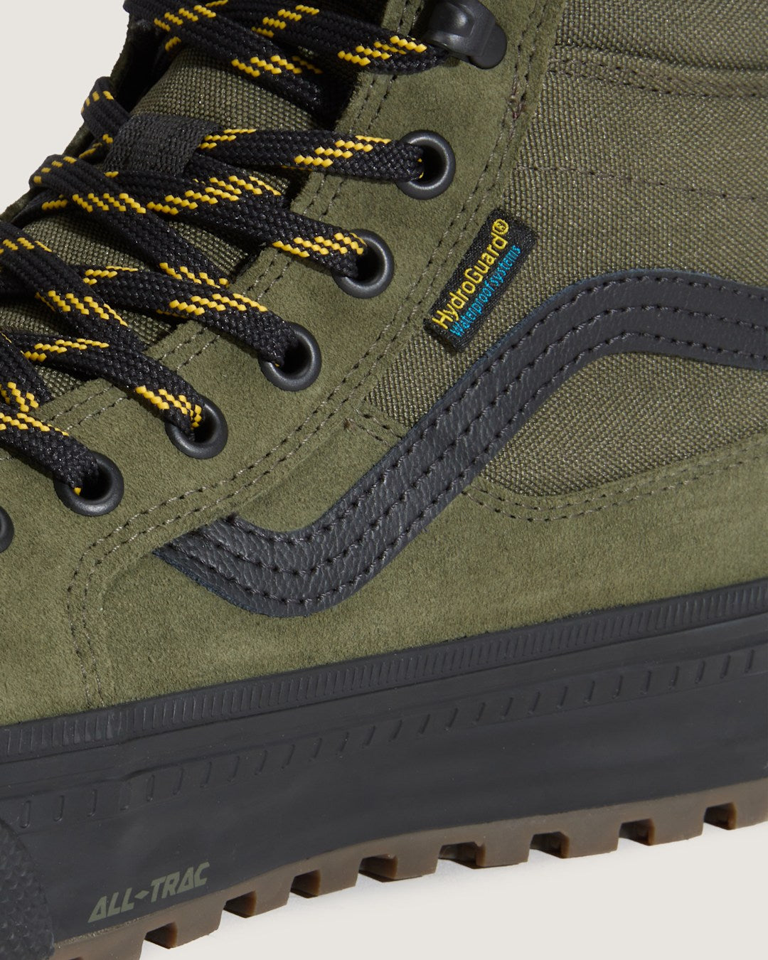 Vans Sk8-Hi Waterproof Insulated Shoe in Green / Black