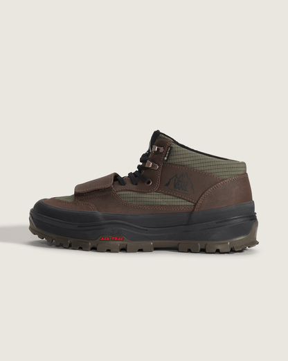 Vans Mountain Mid GORE-TEX Insulated Shoe in Dark Green / Dark Brown