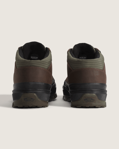 Vans Mountain Mid GORE-TEX Insulated Shoe in Dark Green / Dark Brown