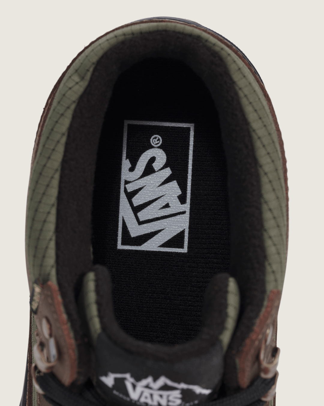 Vans Mountain Mid GORE-TEX Insulated Shoe in Dark Green / Dark Brown