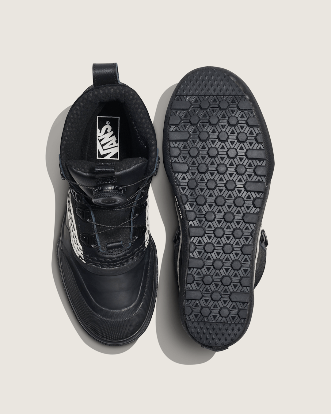 Vans Standard Mid Boa Waterproof Boot in Black