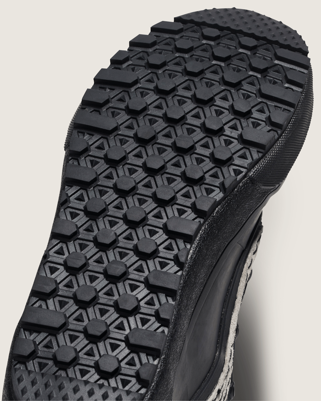 Vans Standard Mid Boa Waterproof Boot in Black