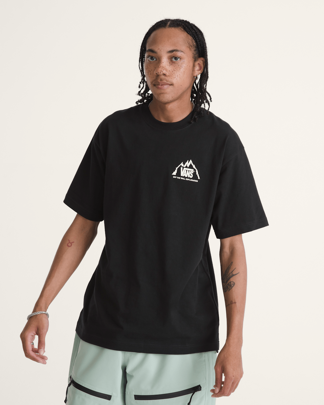 Vans Crestline T-Shirt in Black / White
