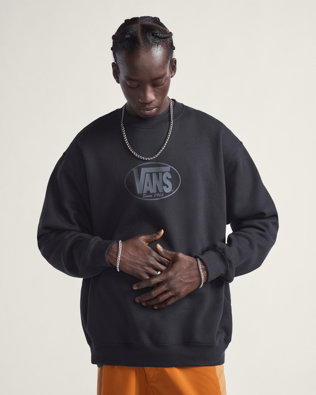 Vans Classic Oval Crew Sweatshirt in Black