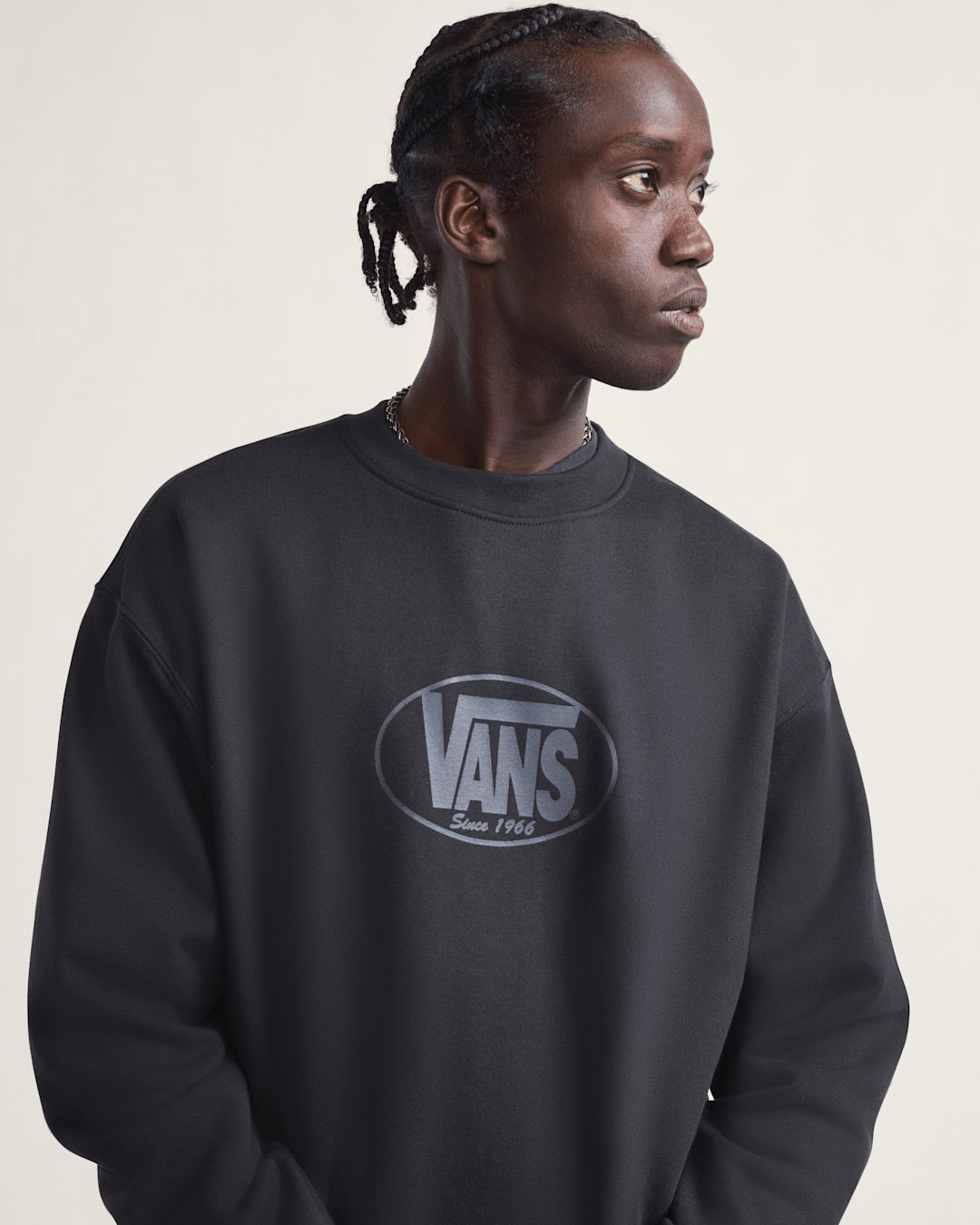 Vans Classic Oval Crew Sweatshirt in Black