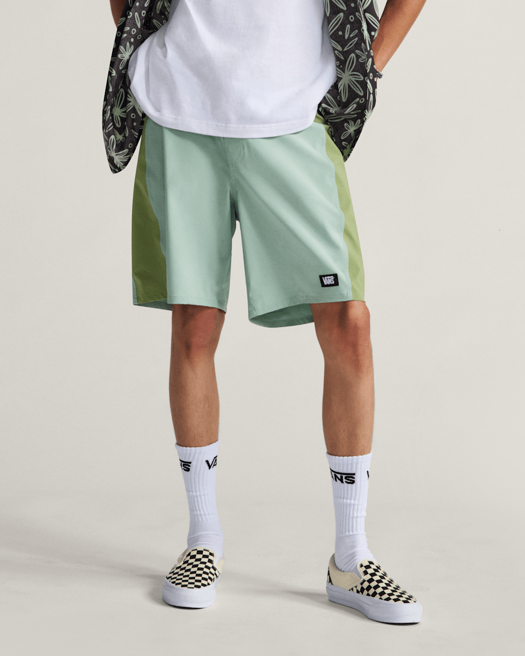 Vans Daily 18'' Boardshorts in Grey Olive Green