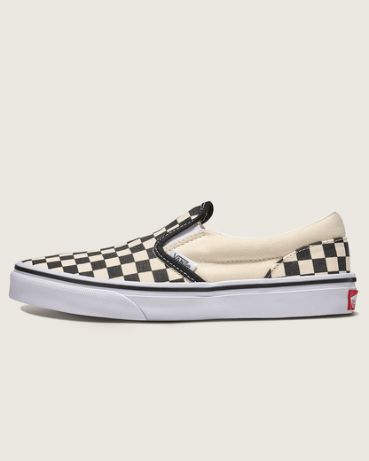 Vans Big Kids Classic Slip-On Shoe in Checkerboard Black / White