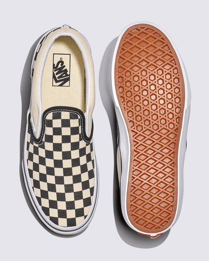 Vans Big Kids Classic Slip-On Shoe in Checkerboard Black / White