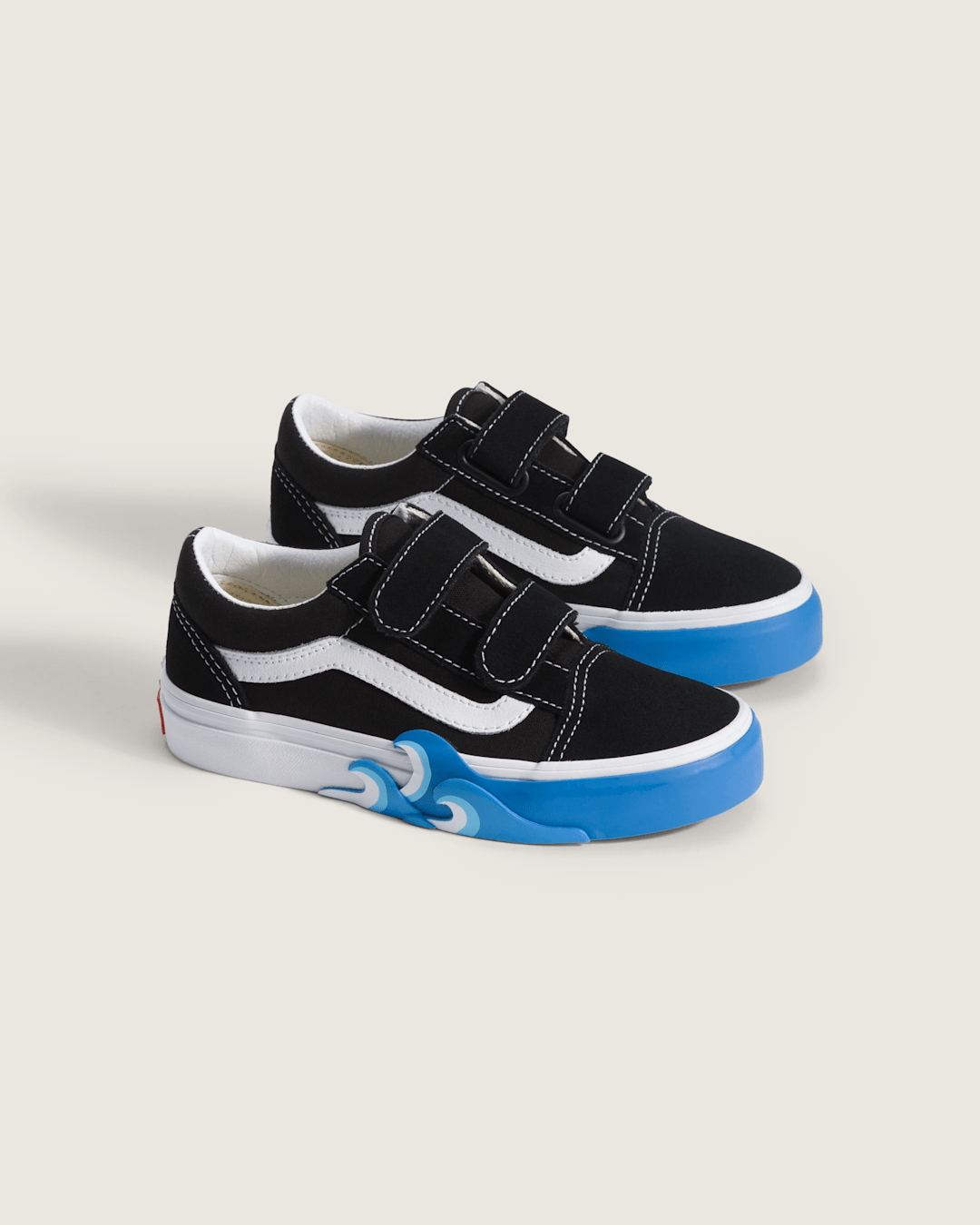 Vans Little Kids Old Skool V Shoe in Black / Bright Azure Blue