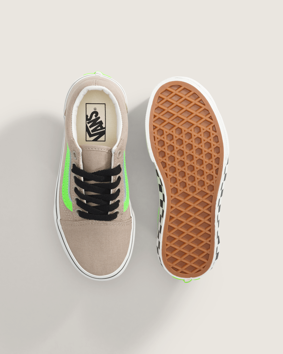 Vans Little Kids Old Skool Shoe in Glow-in-the-Dark Black / Bay Leaf Green