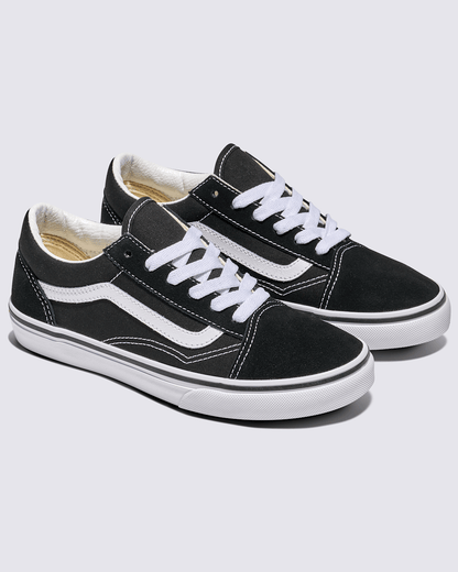 Vans Big Kids Old Skool Shoe in Black / White