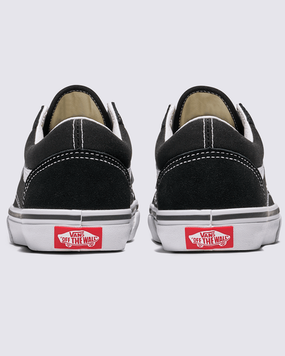 Vans Big Kids Old Skool Shoe in Black / White