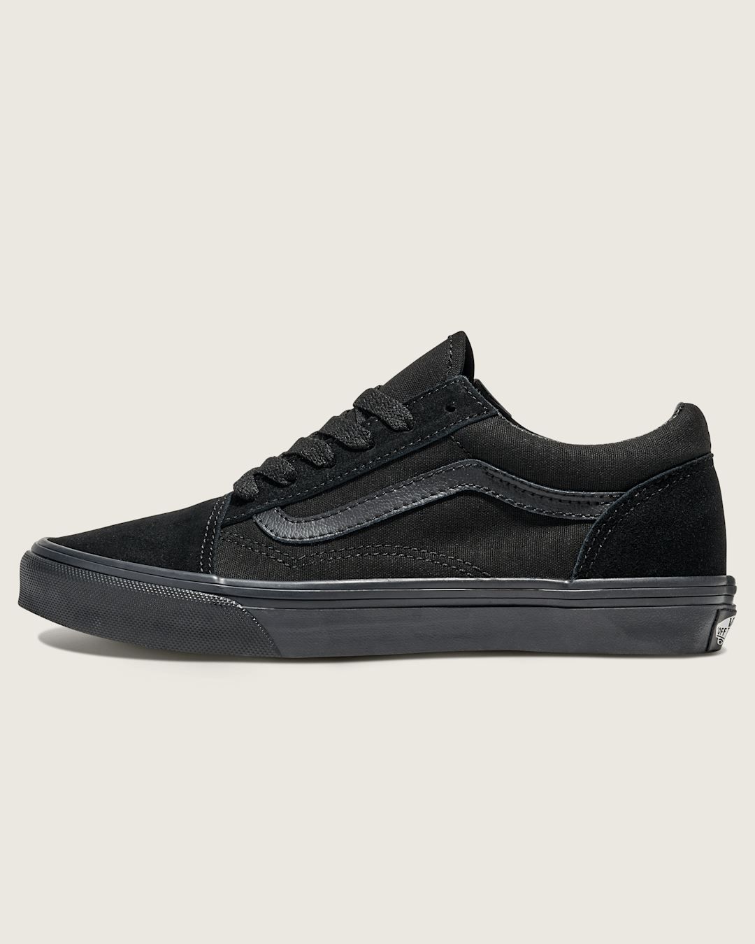 Vans Big Kids Old Skool Shoe in Blackout