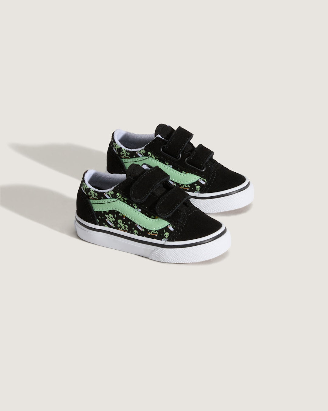 Vans Toddler Old Skool V Shoe in Black / Green