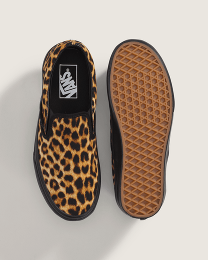 Vans Classic Slip-On Shoe in Leopard Brown / Black