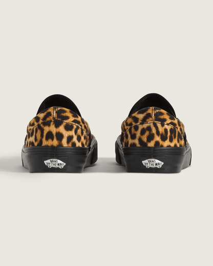 Vans Classic Slip-On Shoe in Leopard Brown / Black