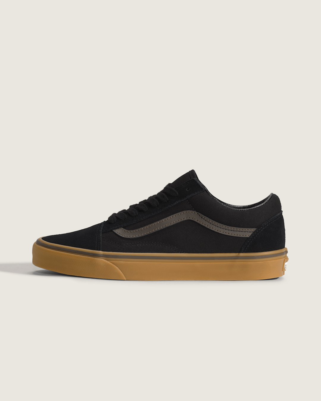 Vans Old Skool Gum Shoe in Black